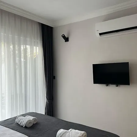 Lilia Homes Φετιγιέ